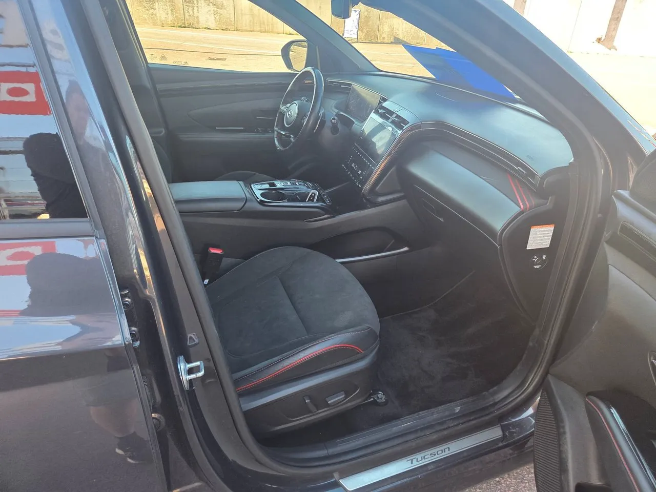 Vehicle image 14