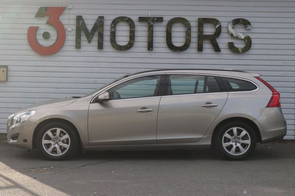 Volvo V60 D3 Momentum/Drag/P-sensorer/Nyservad - 2012