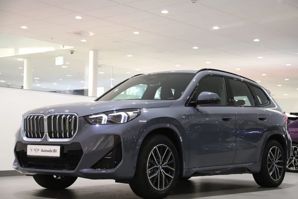 BMW iX1 xDrive 30e / M Sport / Komfortöppning - 2023