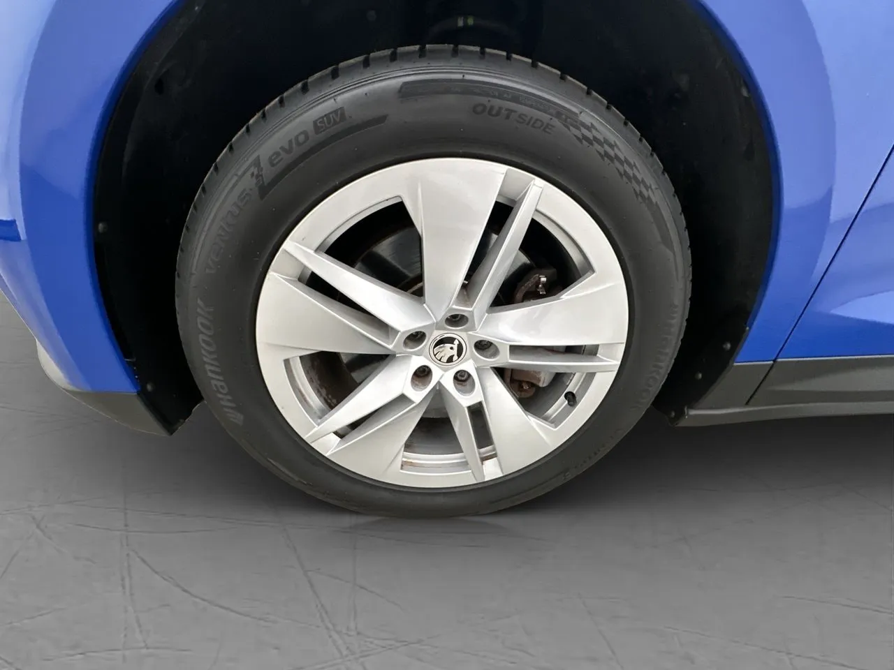 Vehicle image 33