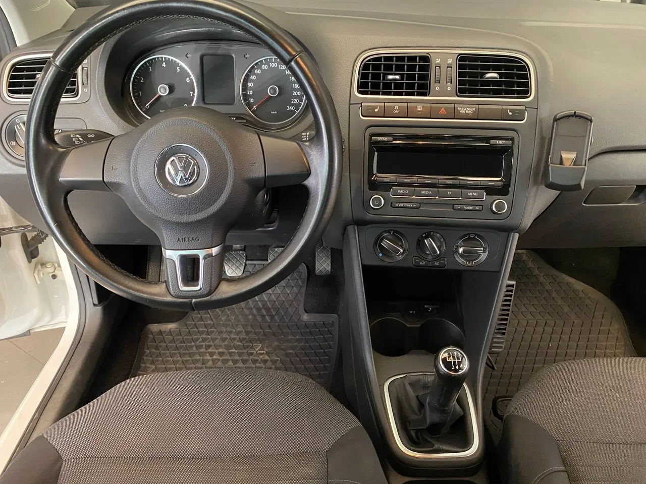Vehicle image 6