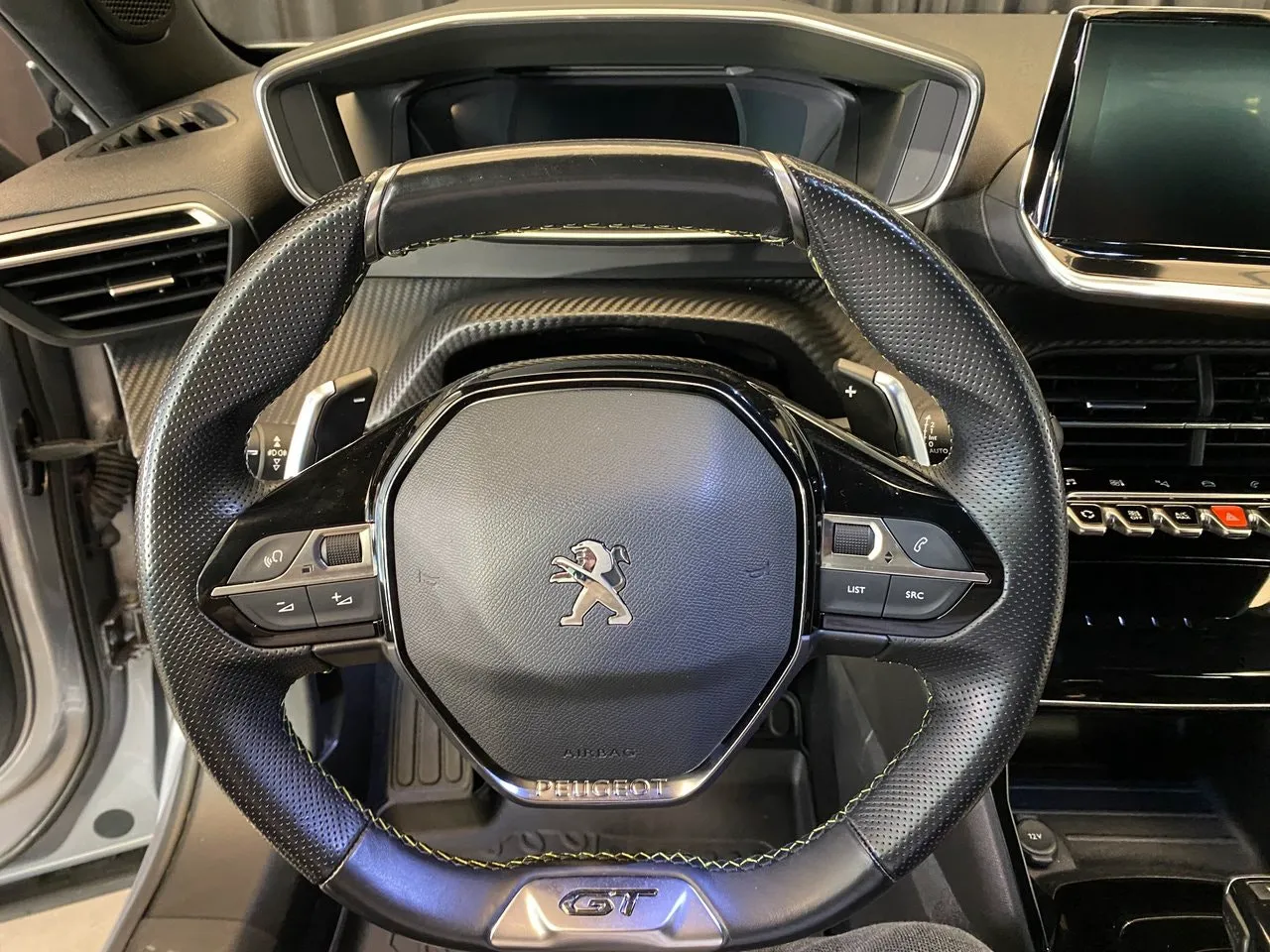 Vehicle image 33