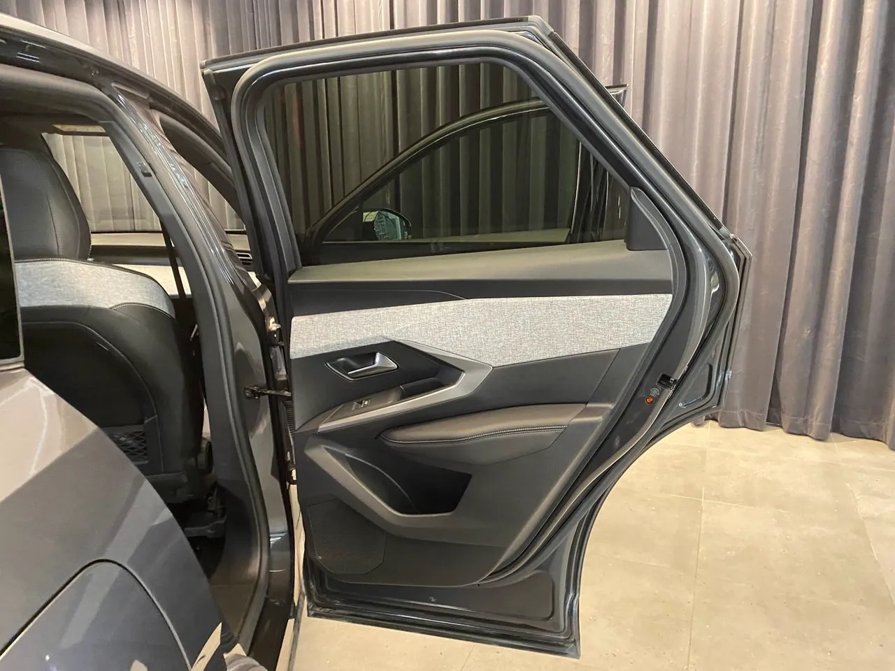 Vehicle image 36
