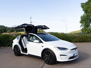 Tesla Model X bild 2