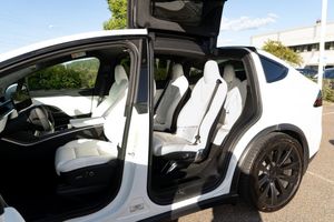 Tesla Model X bild 8