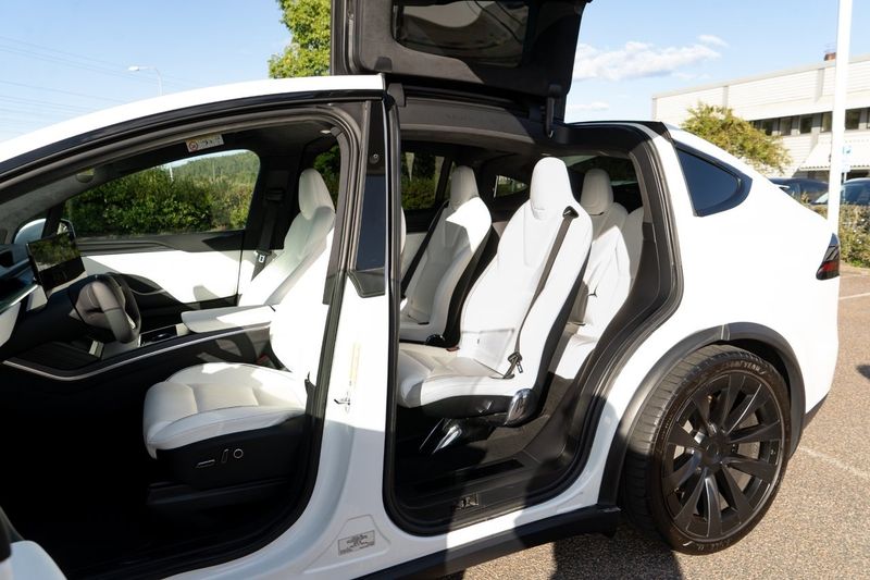 Tesla Model X bild 8