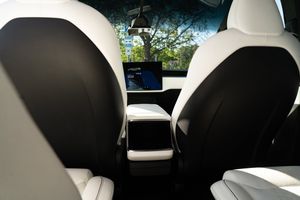 Tesla Model X bild 6