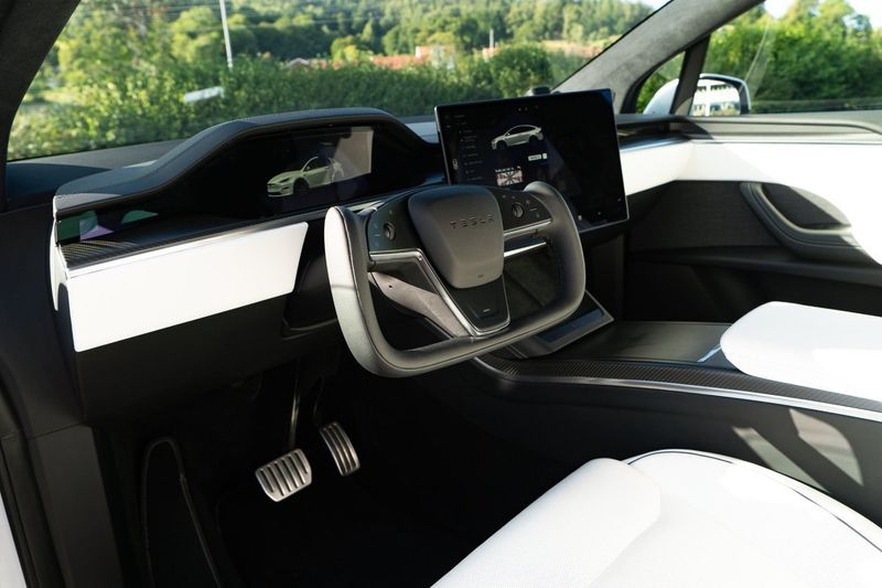 Tesla Model X bild 4