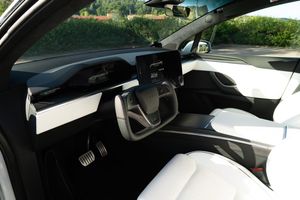 Tesla Model X bild 15
