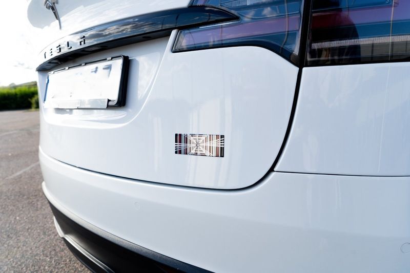 Tesla Model X bild 12