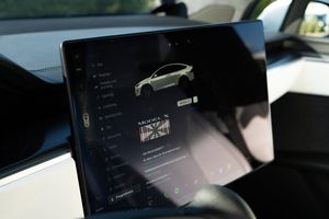 Tesla Model X bild 14