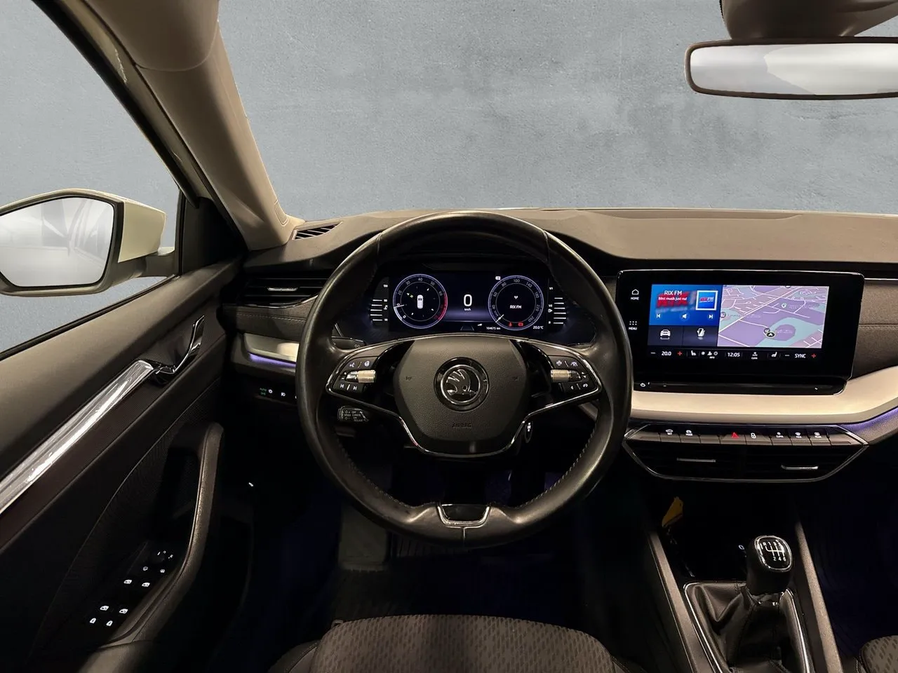 Vehicle image 14