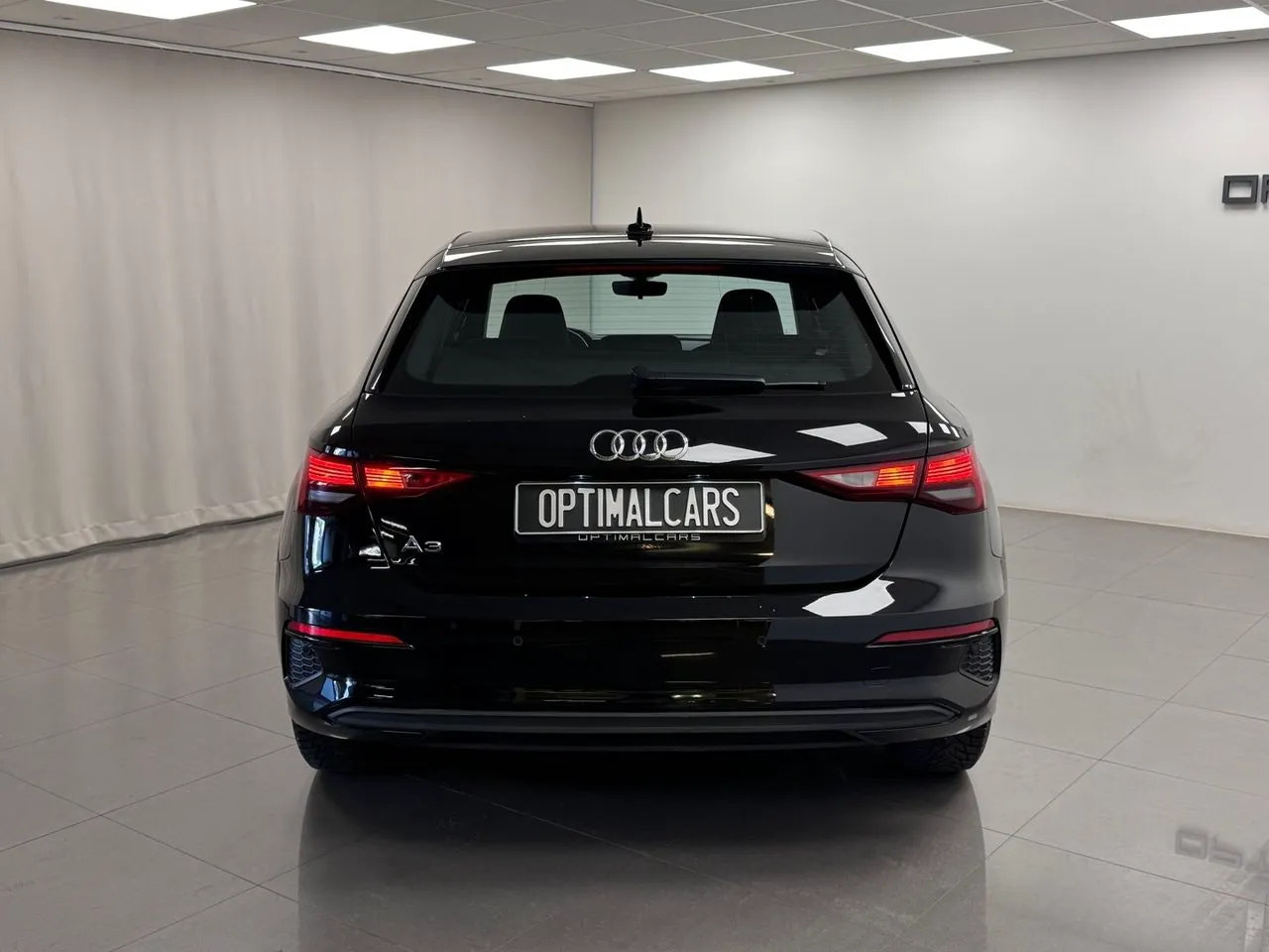 Vehicle image 14