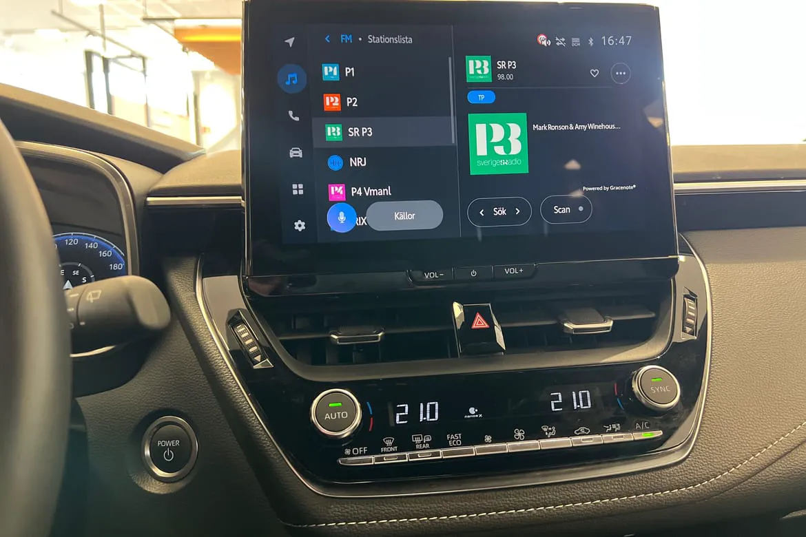 Vehicle image 14