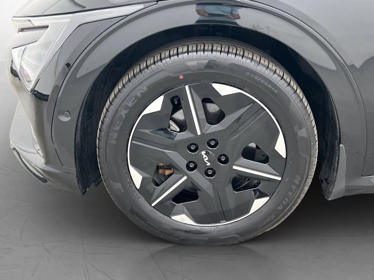 Vehicle image 33