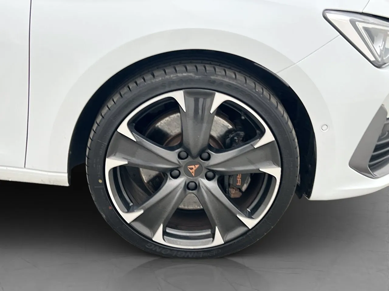 Vehicle image 30