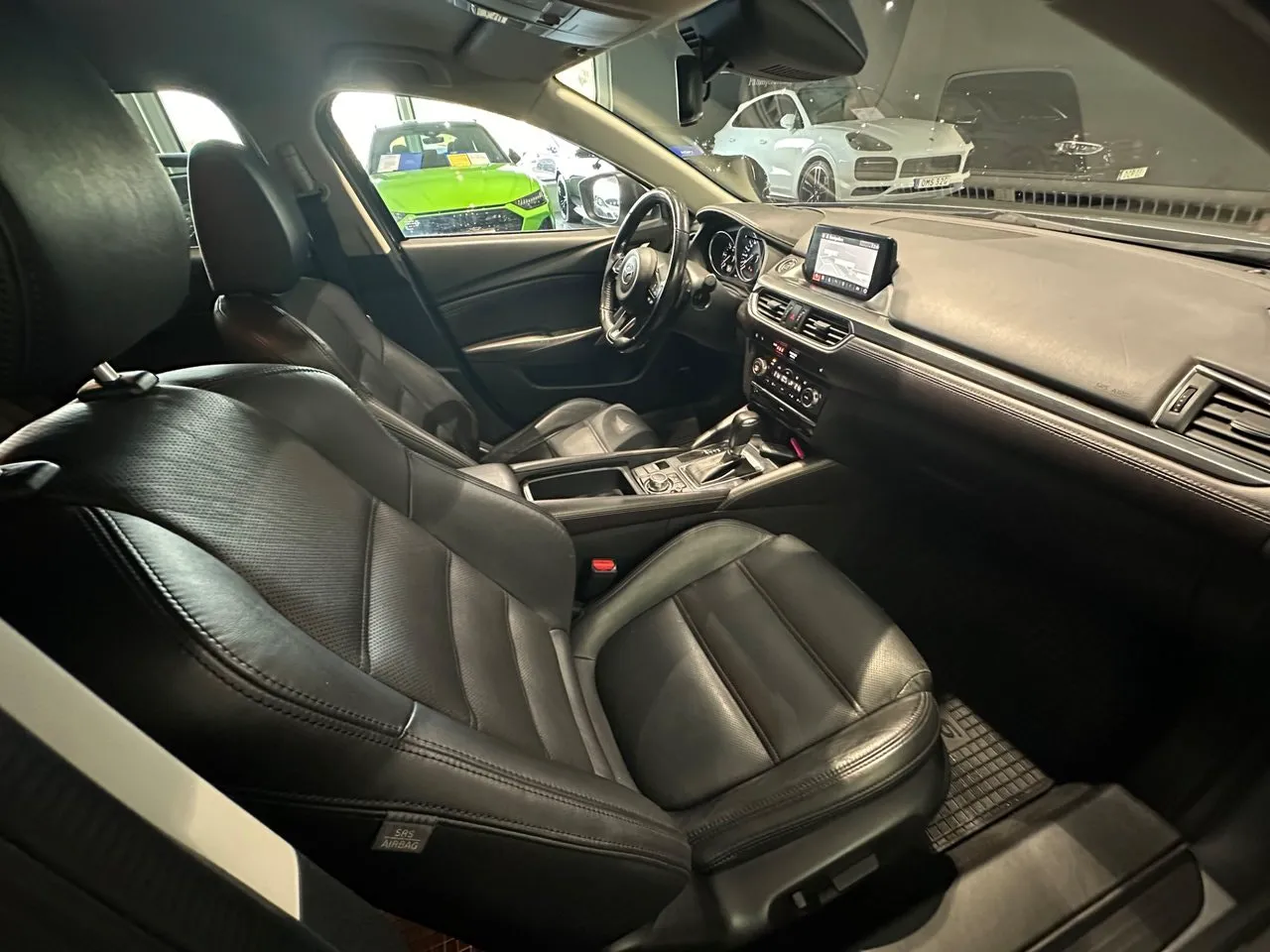 Vehicle image 15