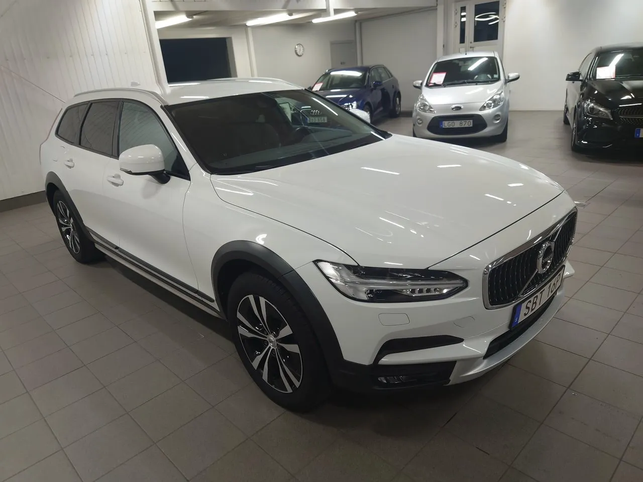 Vehicle image 6