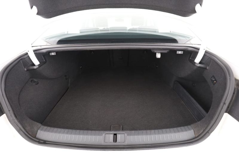 Volkswagen Passat bild 18