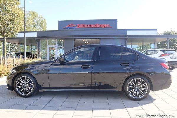 BMW 330 i xDrive 4-door Sedan 258hk M-Sport Navi Drag Svensksål - 2020