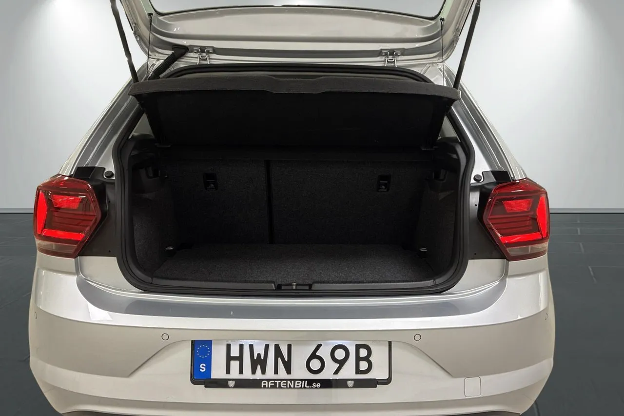 Vehicle image 21