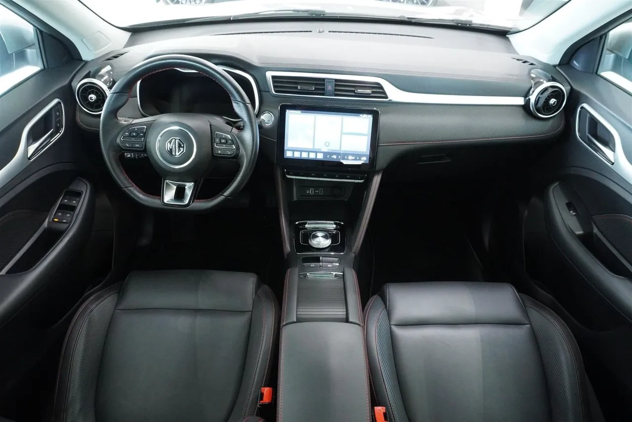 Vehicle image 7
