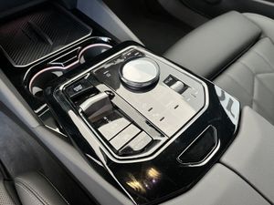 BMW i5 bild 8