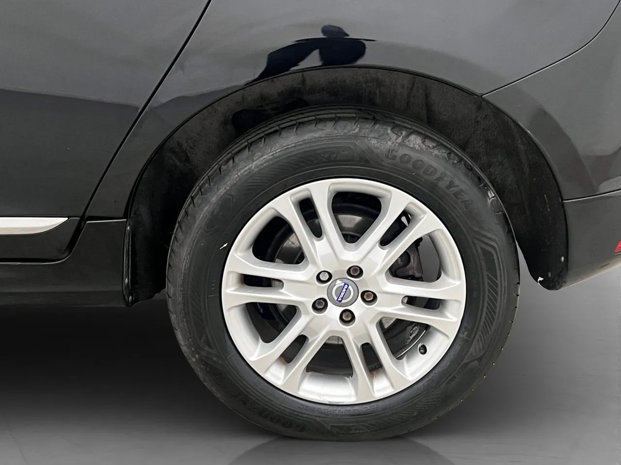 Vehicle image 25