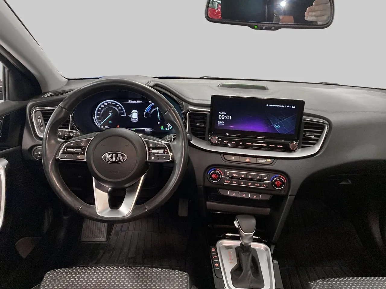 Vehicle image 6