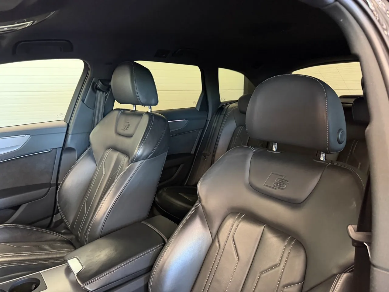 Vehicle image 25