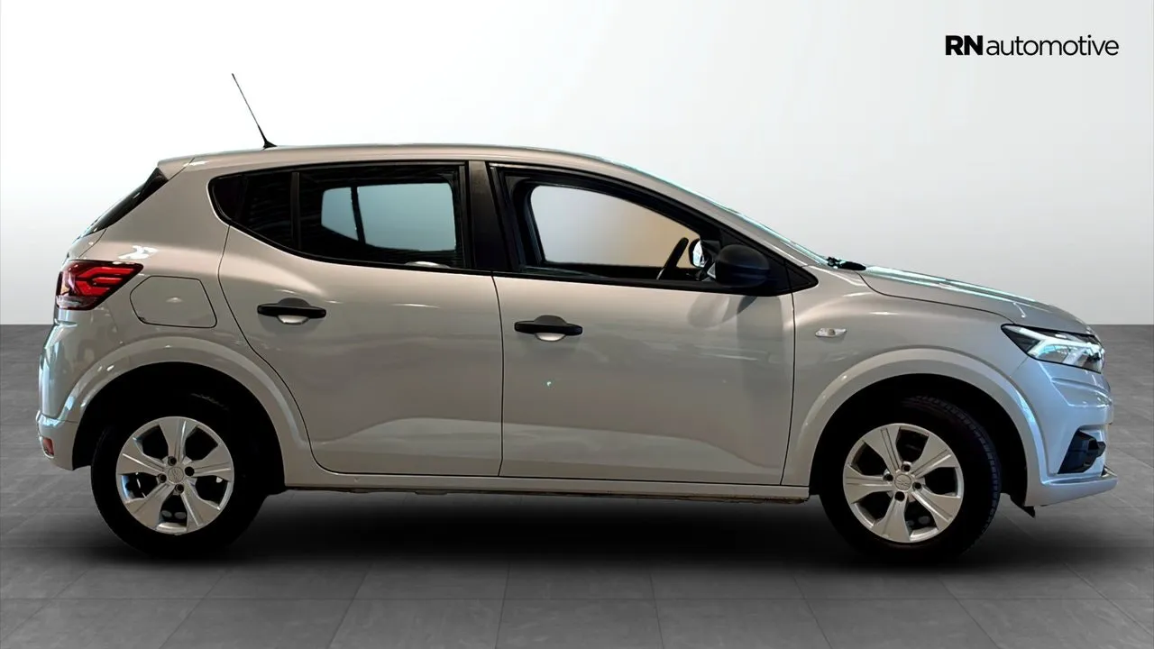 Vehicle image 5