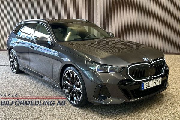 BMW i5 eDrive40 Touring M-sport Pro / Panorama Comfortpkt / - 2025