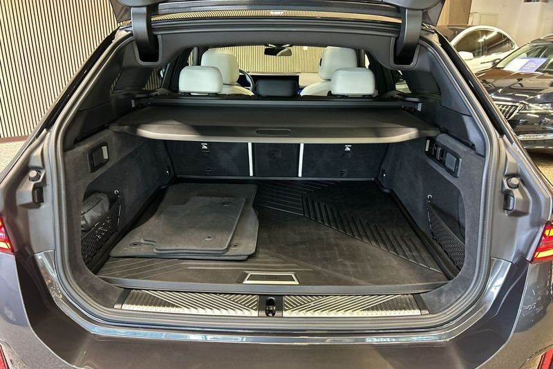 BMW i5 bild 8