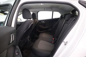 BMW 118 bild 11