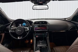 Jaguar F-Pace bild 9