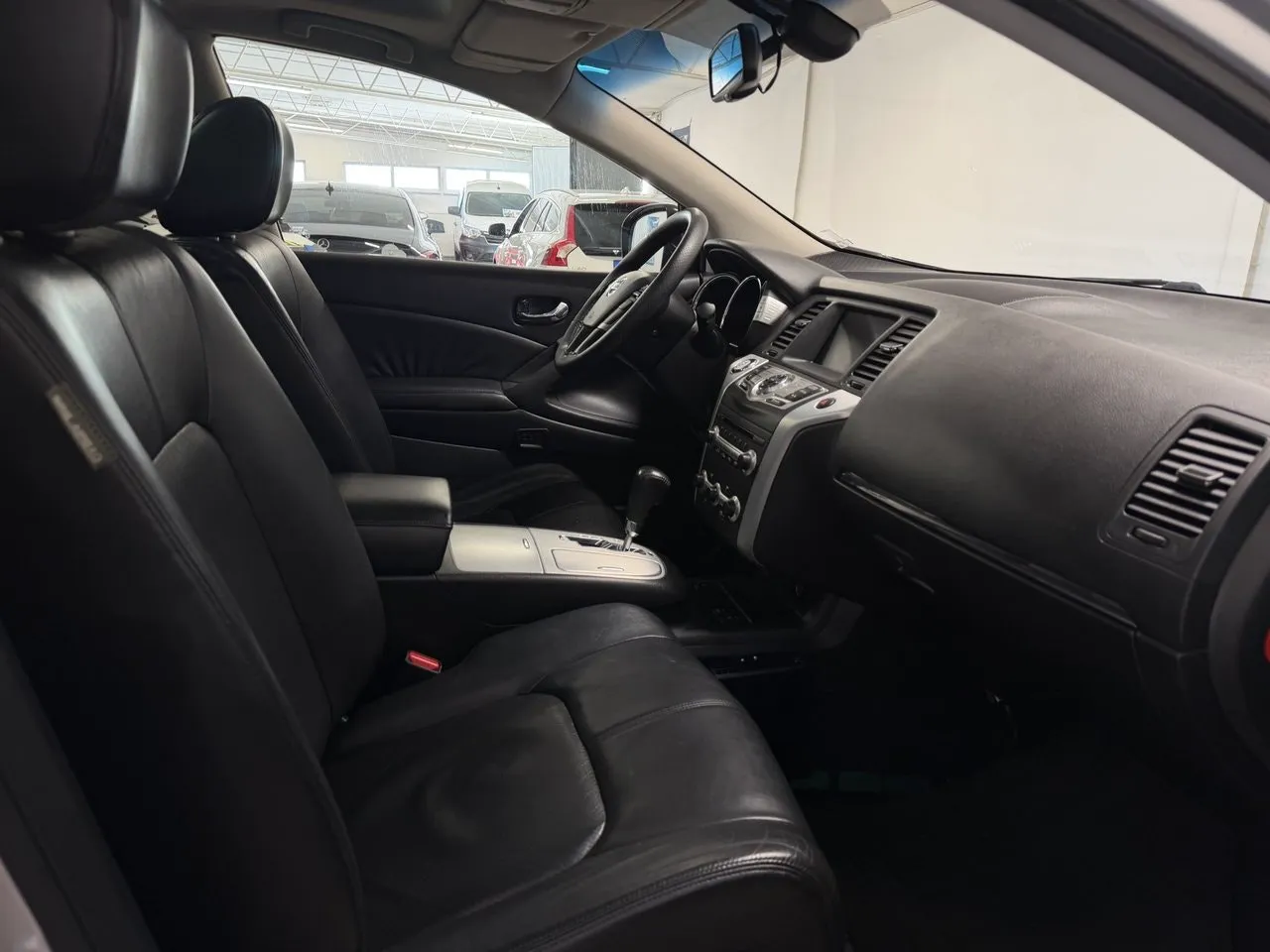 Vehicle image 11