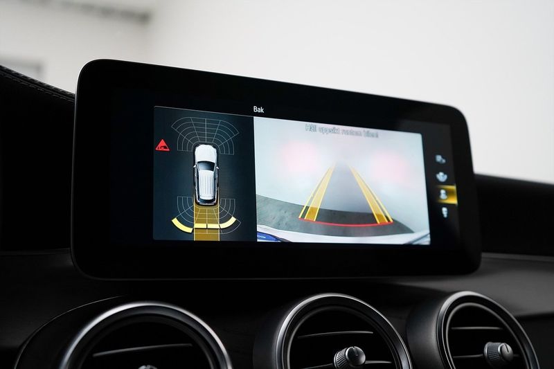 Mercedes GLC220 bild 12