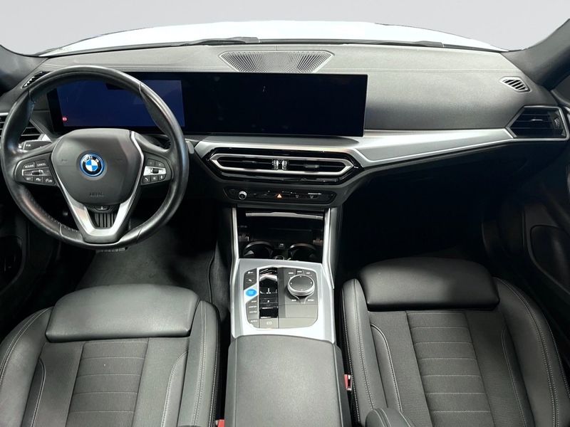 BMW i4 bild 12