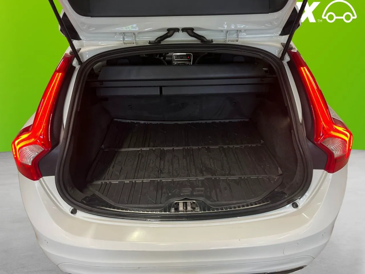 Vehicle image 14