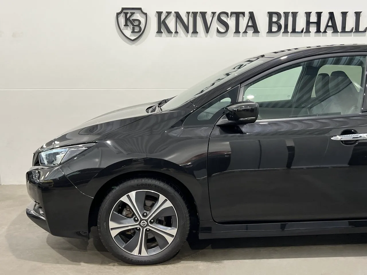 Vehicle image 27
