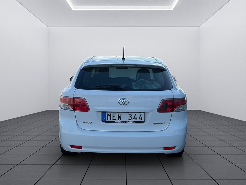 Toyota Avensis bild 5