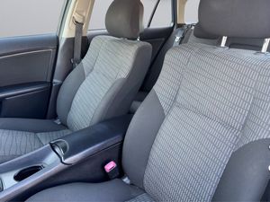 Toyota Avensis bild 14