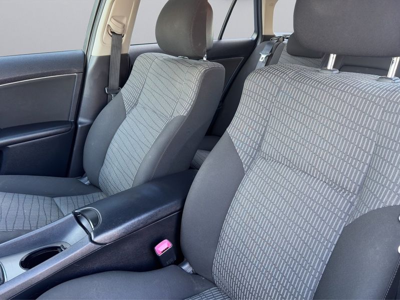 Toyota Avensis bild 14