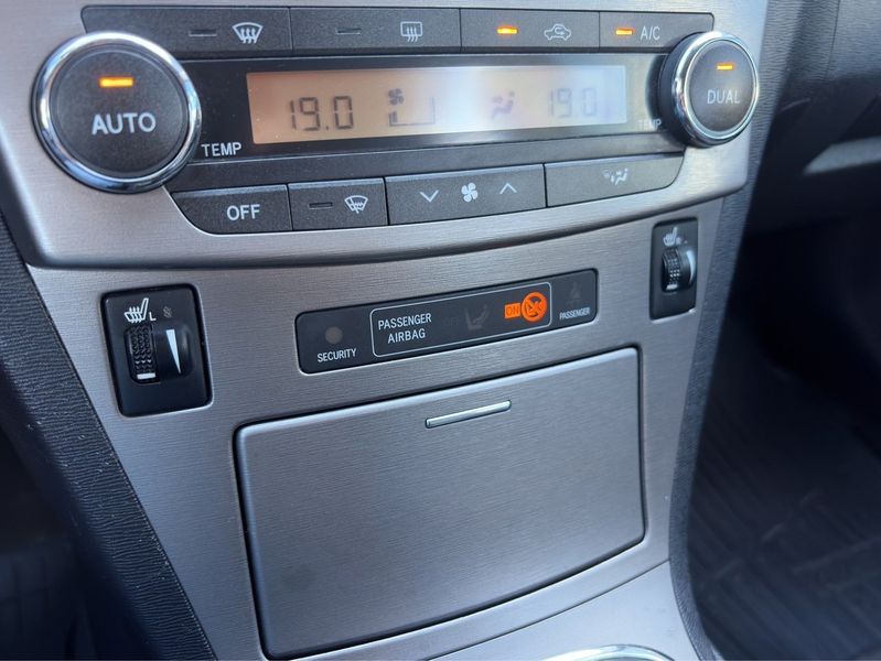 Toyota Avensis bild 18