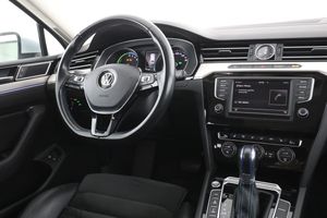Volkswagen Passat bild 14