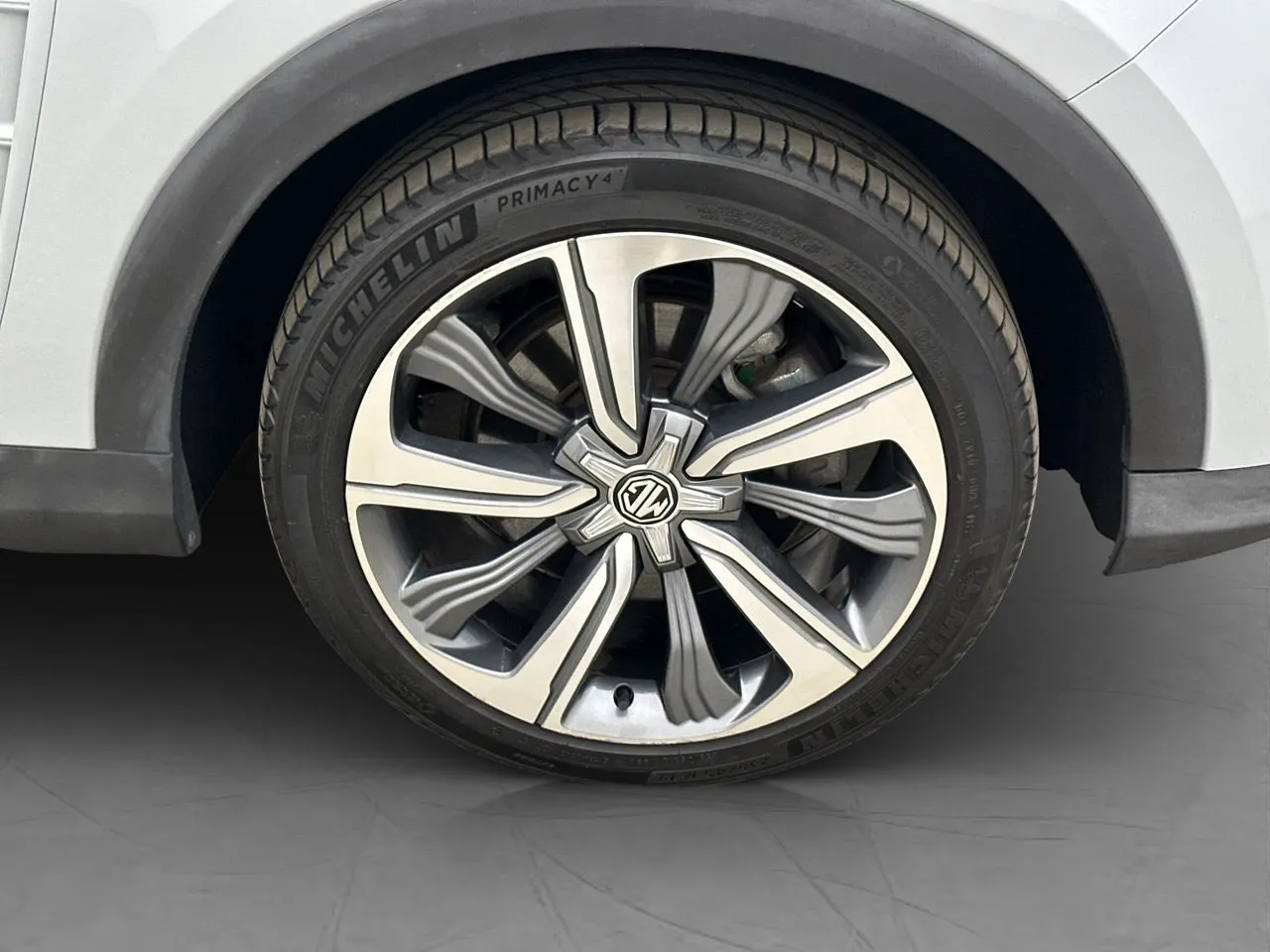 Vehicle image 33