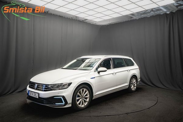 Volkswagen Passat GTE Plug-in B-VÄRMARE DRAG KAMERA CARPLAY 1-ÄGARE MOMS - 2022