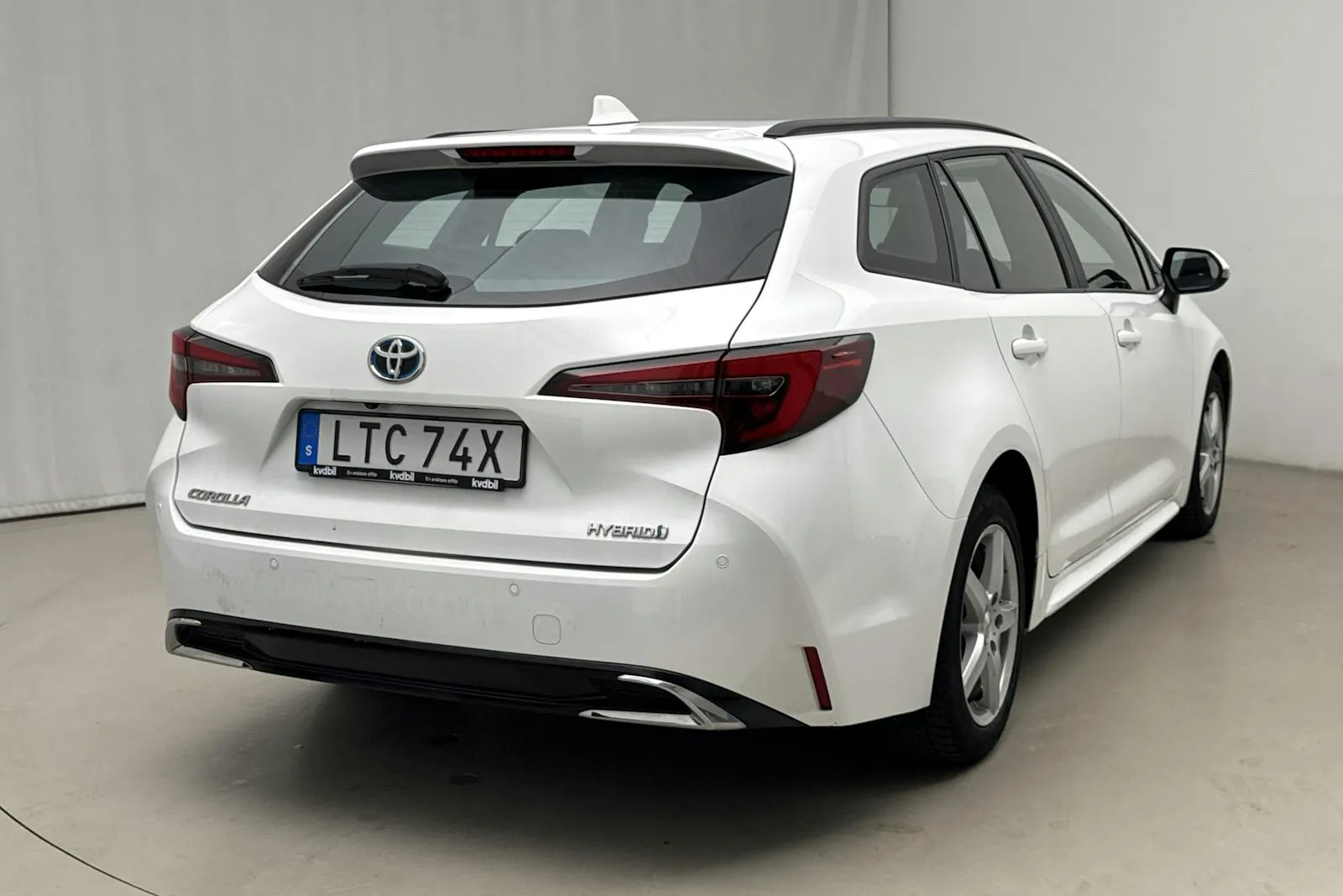 Vehicle image 2