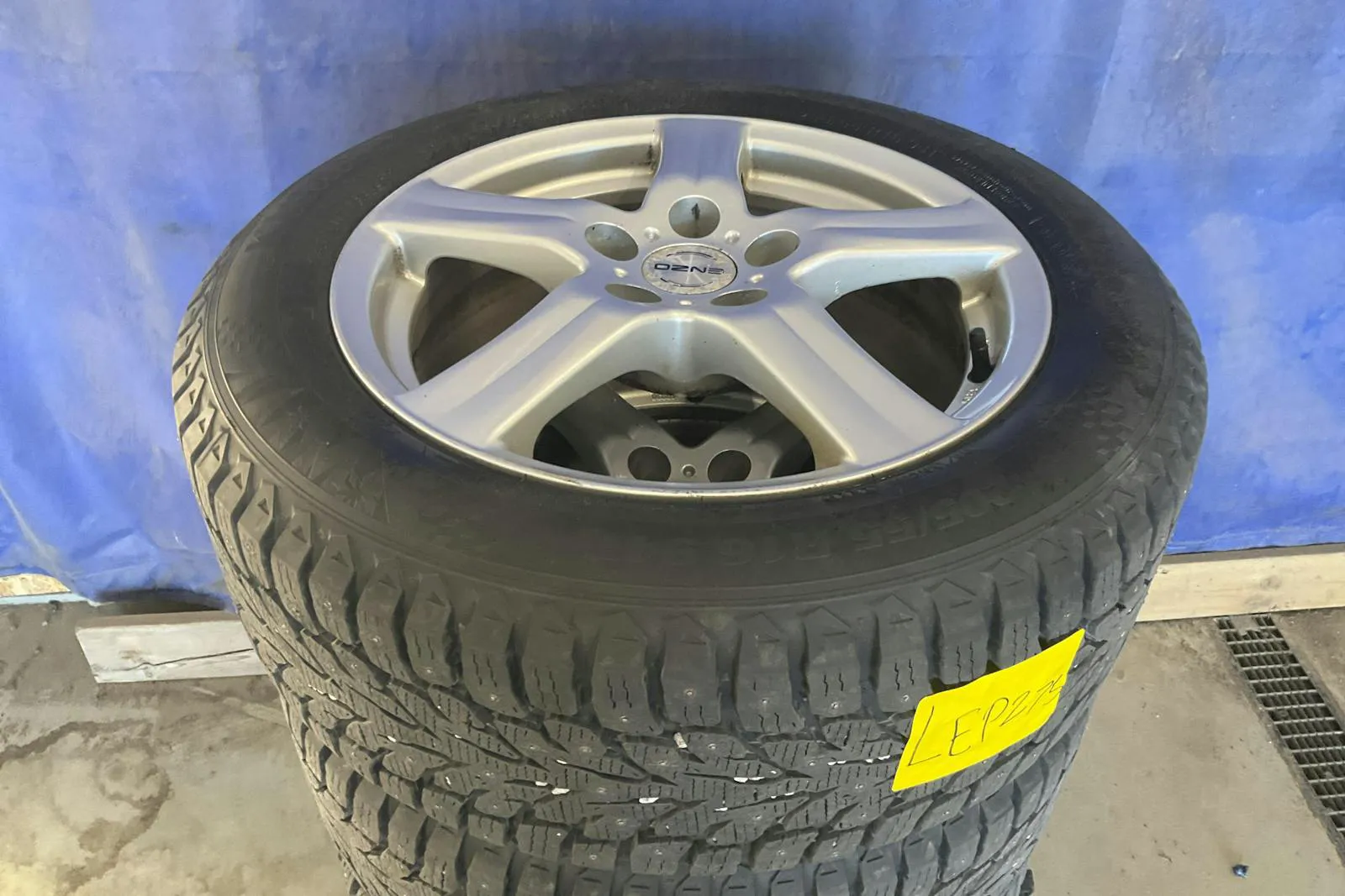 Vehicle image 14
