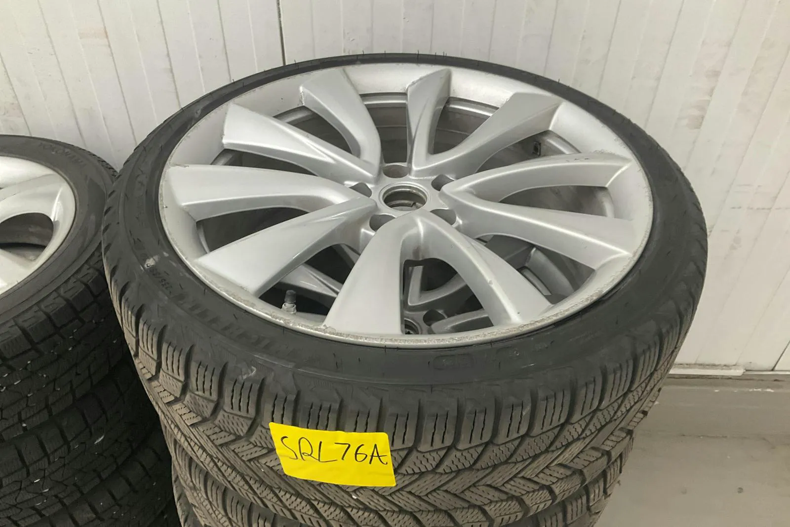 Vehicle image 18